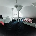 6 Bedroom Private & Lounge Apartment Rostock