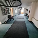 6 Bedroom Private & Lounge Apartment *