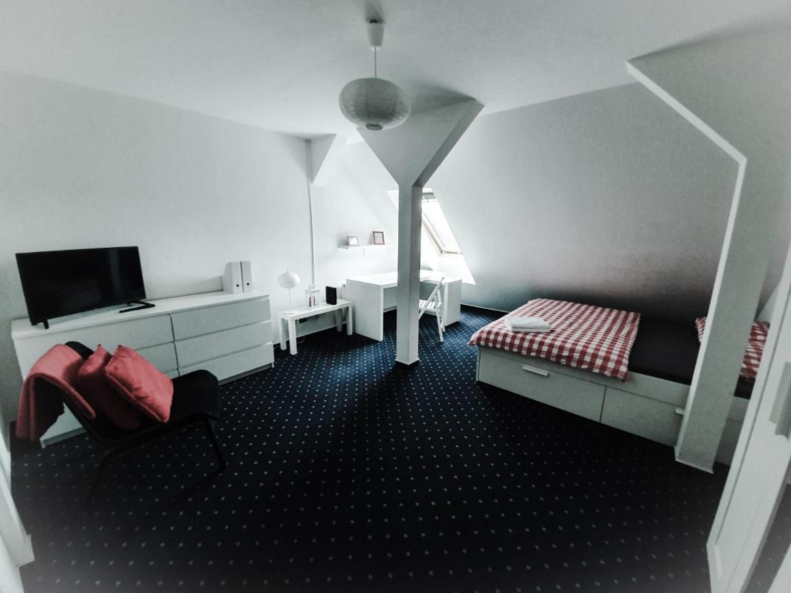 6 Bedroom Private Apartment&lounge Apartment Rostock