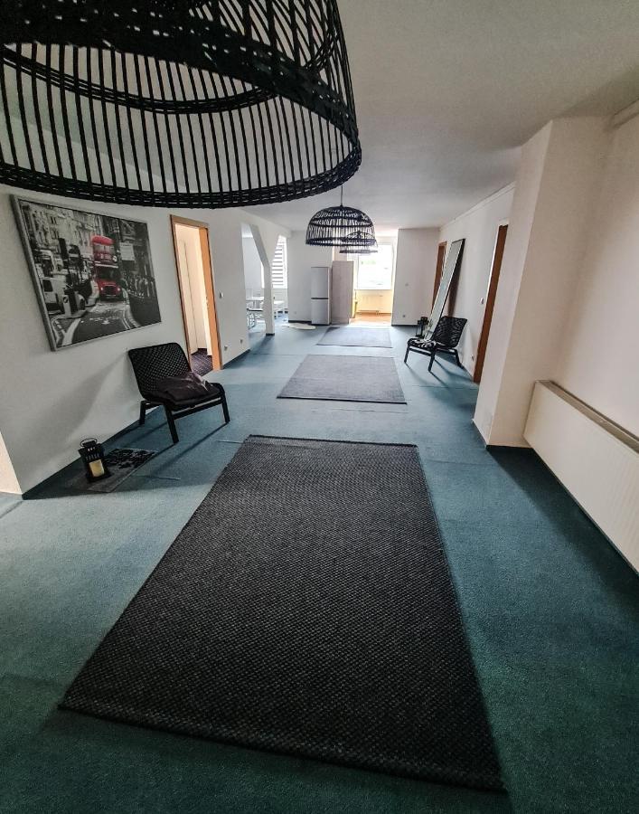 6 Bedroom Private Apartment&lounge Apartment *