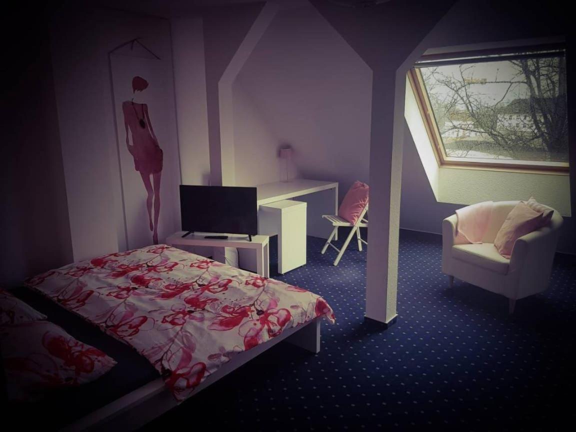 Apartment 6 Bedroom Private Apartment&lounge *